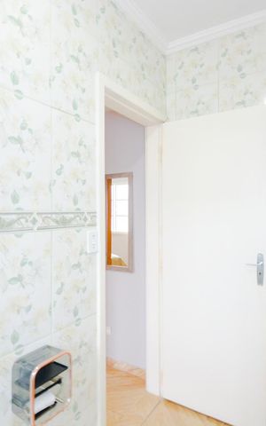 Casa à venda com 200m², 3 quartos e 2 vagasBanheiro da Suíte