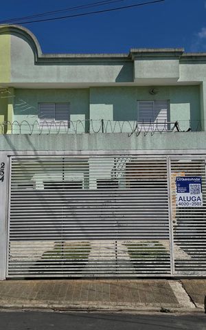 Casa para alugar com 80m², 2 quartos e 2 vagas Casa para alugar com 80m², 2 quartos e 2 vagasFachada+Placa