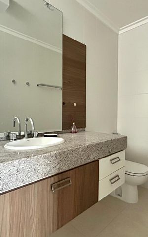 Apartamento para alugar com 95m², 2 quartos e 1 vaga Apartamento para alugar com 95m², 2 quartos e 1 vagaBanheiro suíte 1