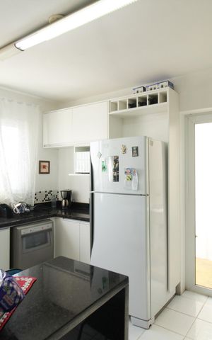 Casa à venda com 180m², 3 quartos e 2 vagasCozinha