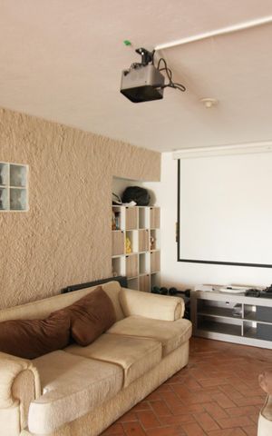 Casa à venda com 180m², 3 quartos e 2 vagasSala de TV