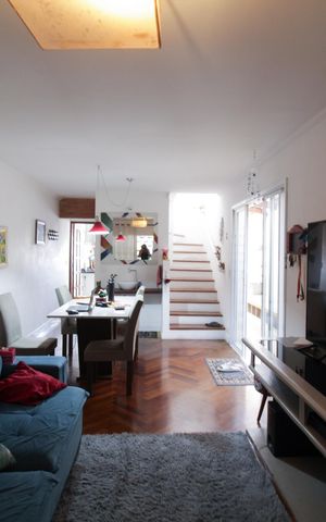 Casa à venda com 180m², 3 quartos e 2 vagasSala