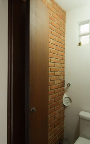 Casa à venda com 180m², 3 quartos e 2 vagasBanheiro