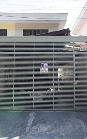 Casa à venda com 180m², 3 quartos e 2 vagasFachada