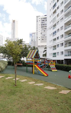 Apartamento à venda com 160m², 3 quartos e 2 vagas Apartamento à venda com 160m², 3 quartos e 2 vagasÁrea comum - Playground