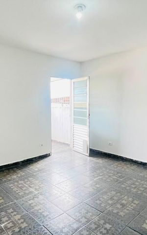Casa para alugar com 100m², 2 quartos e sem vaga Casa para alugar com 100m², 2 quartos e sem vagaQuarto