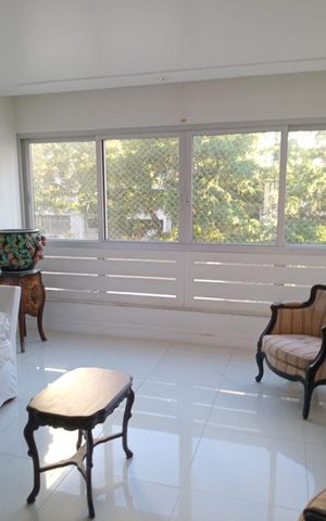Apartamento à venda com 125m², 3 quartos e 2 vagas Apartamento à venda com 125m², 3 quartos e 2 vagasSala