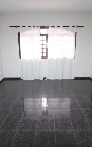 Casa para alugar com 170m², 4 quartos e 2 vagasSala