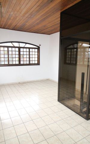 Casa para alugar com 170m², 4 quartos e 2 vagasEdícula Sala