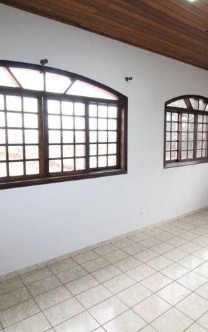 Casa para alugar com 170m², 4 quartos e 2 vagasEdícula Sala