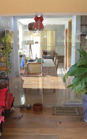 Casa de condomínio à venda com 150m², 3 quartos e 4 vagas