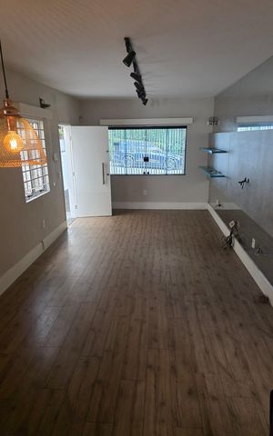 Casa à venda com 197m², 3 quartos e 2 vagas