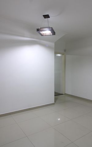 Casa para alugar com 100m², 2 quartos e 2 vagasSala