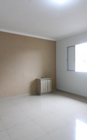 Casa para alugar com 100m², 2 quartos e 2 vagasSuíte 1