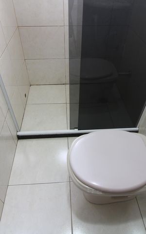 Casa para alugar com 100m², 2 quartos e 2 vagasBanheiro da Suíte 1
