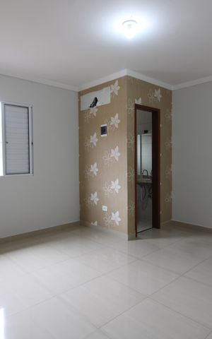 Casa para alugar com 100m², 2 quartos e 2 vagasSuíte 1