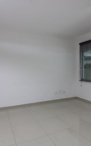Casa para alugar com 100m², 2 quartos e 2 vagasSala