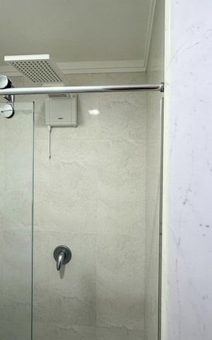 Casa à venda com 203m², 3 quartos e 2 vagas Casa à venda com 203m², 3 quartos e 2 vagasBanheiro - Suíte 2
