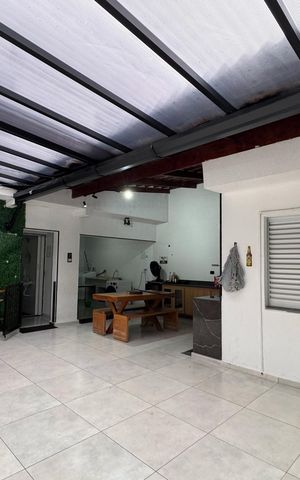 Casa à venda com 203m², 3 quartos e 2 vagas Casa à venda com 203m², 3 quartos e 2 vagasÁrea - Churrasqueira