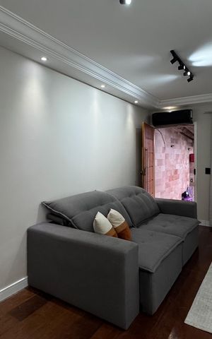 Casa à venda com 203m², 3 quartos e 2 vagas Casa à venda com 203m², 3 quartos e 2 vagasSala