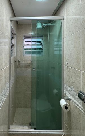 Casa à venda com 203m², 3 quartos e 2 vagas Casa à venda com 203m², 3 quartos e 2 vagasBanheiro Suíte 1