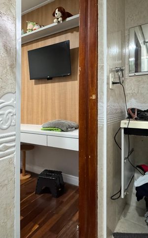 Casa à venda com 203m², 3 quartos e 2 vagas Casa à venda com 203m², 3 quartos e 2 vagasBanheiro Suíte 1