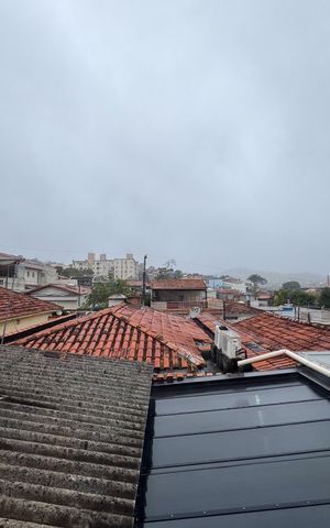Casa à venda com 203m², 3 quartos e 2 vagas Casa à venda com 203m², 3 quartos e 2 vagasVista - Edícula