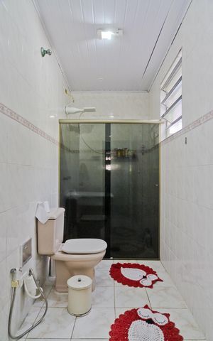 Casa à venda com 100m², 2 quartos e 1 vaga Casa à venda com 100m², 2 quartos e 1 vagaBanheiro