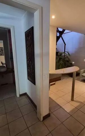 Casa de condomínio à venda com 519m², 4 quartos e 2 vagasSala