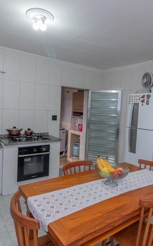 Casa à venda com 160m², 5 quartos e 2 vagas Casa à venda com 160m², 5 quartos e 2 vagasCozinha