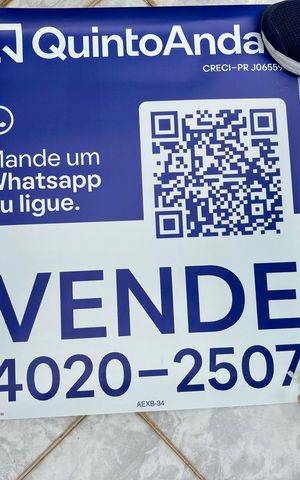 Casa à venda com 200m², 5 quartos e 2 vagas Casa à venda com 200m², 5 quartos e 2 vagasFachada