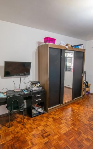 Casa à venda com 200m², 5 quartos e 2 vagas Casa à venda com 200m², 5 quartos e 2 vagasQuarto 1