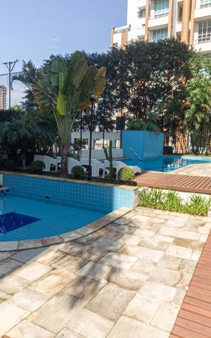 Apartamento à venda com 112m², 3 quartos e 3 vagas Apartamento à venda com 112m², 3 quartos e 3 vagasÁrea comum - Piscina