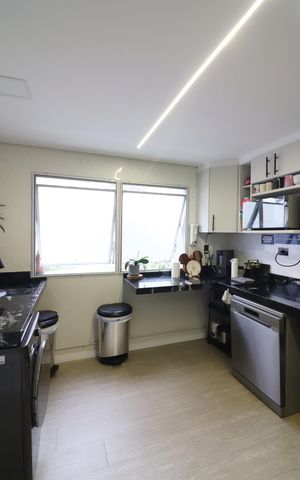 Apartamento à venda com 90m², 3 quartos e 2 vagasCozinha e Área de Serviço