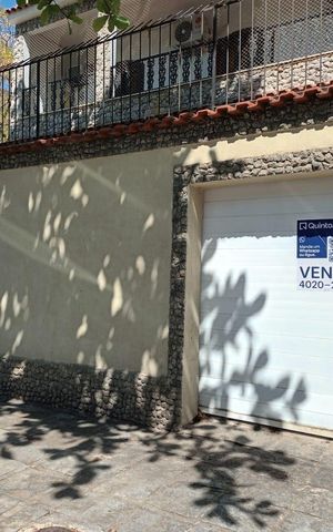 Casa à venda com 190m², 4 quartos e 1 vaga Casa à venda com 190m², 4 quartos e 1 vagaFachada