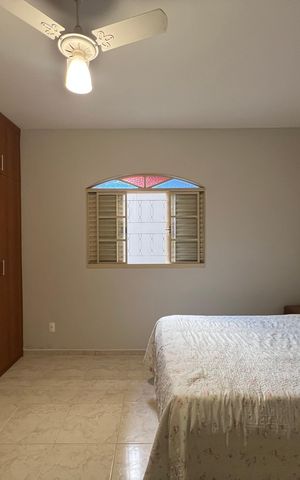Casa à venda com 186m², 2 quartos e 2 vagas