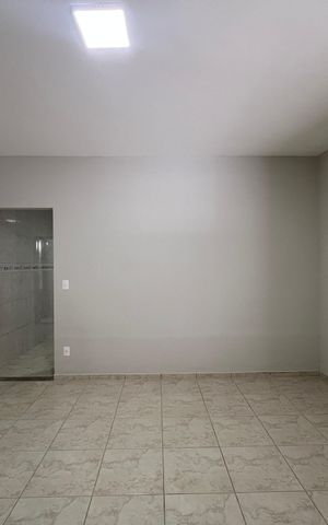 Casa à venda com 186m², 2 quartos e 2 vagas Casa à venda com 186m², 2 quartos e 2 vagasSala