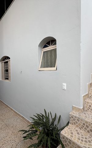 Casa à venda com 186m², 2 quartos e 2 vagas Casa à venda com 186m², 2 quartos e 2 vagasCorredor