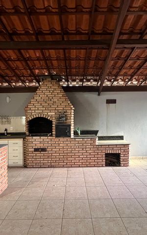 Casa à venda com 186m², 2 quartos e 2 vagas Casa à venda com 186m², 2 quartos e 2 vagasChurrasqueira