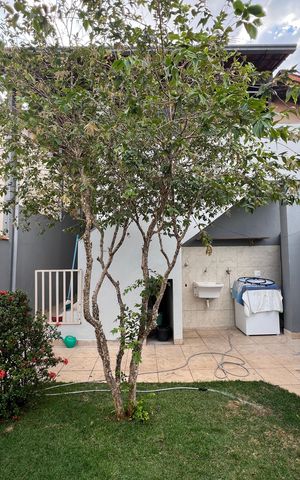 Casa à venda com 186m², 2 quartos e 2 vagas Casa à venda com 186m², 2 quartos e 2 vagasQuintal