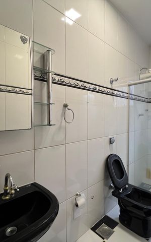 Casa à venda com 186m², 2 quartos e 2 vagas Casa à venda com 186m², 2 quartos e 2 vagasBanheiro da Suíte