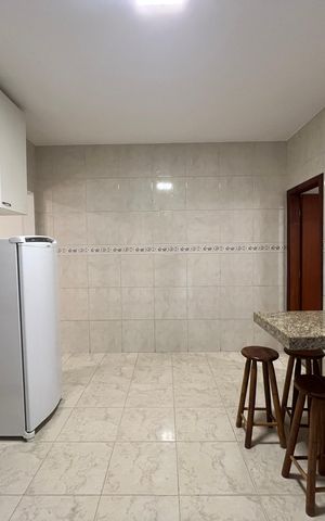 Casa à venda com 186m², 2 quartos e 2 vagas Casa à venda com 186m², 2 quartos e 2 vagasCozinha