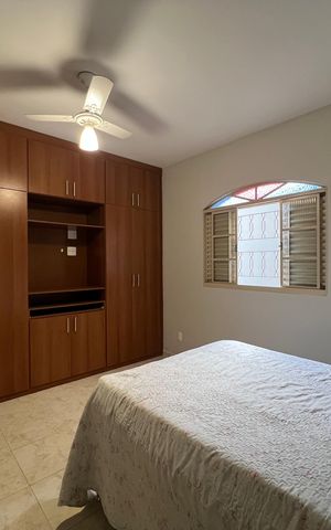 Casa à venda com 186m², 2 quartos e 2 vagas