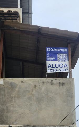 Casa para alugar com 100m², 3 quartos e sem vaga Casa para alugar com 100m², 3 quartos e sem vagaFachada