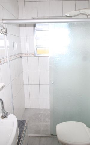 Casa à venda com 50m², 3 quartos e 2 vagasBanheiro