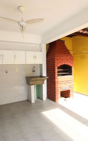 Casa à venda com 50m², 3 quartos e 2 vagasÁrea de Serviço