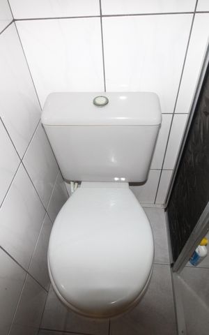 Casa à venda com 50m², 3 quartos e 2 vagasBanheiro 2