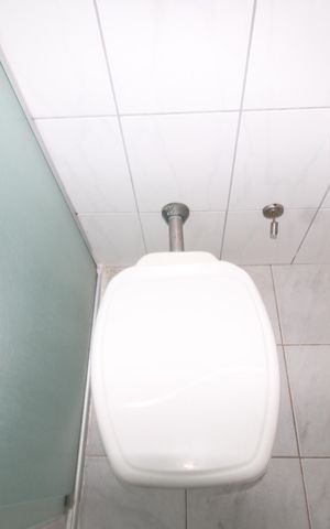 Casa à venda com 50m², 3 quartos e 2 vagasBanheiro 1