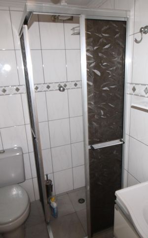 Casa à venda com 50m², 3 quartos e 2 vagasBanheiro 2