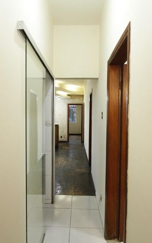 Casa para alugar com 140m², 5 quartos e 2 vagasCorredor